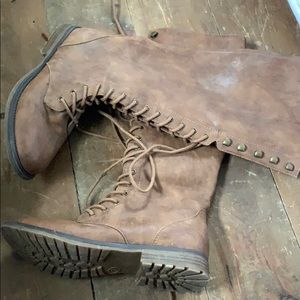 Mossimo lace up boots
